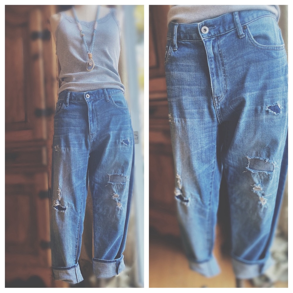 Uniqlo High Rise Boyfriend Jeans | Purposefully Distressed Lived-In Denim 29